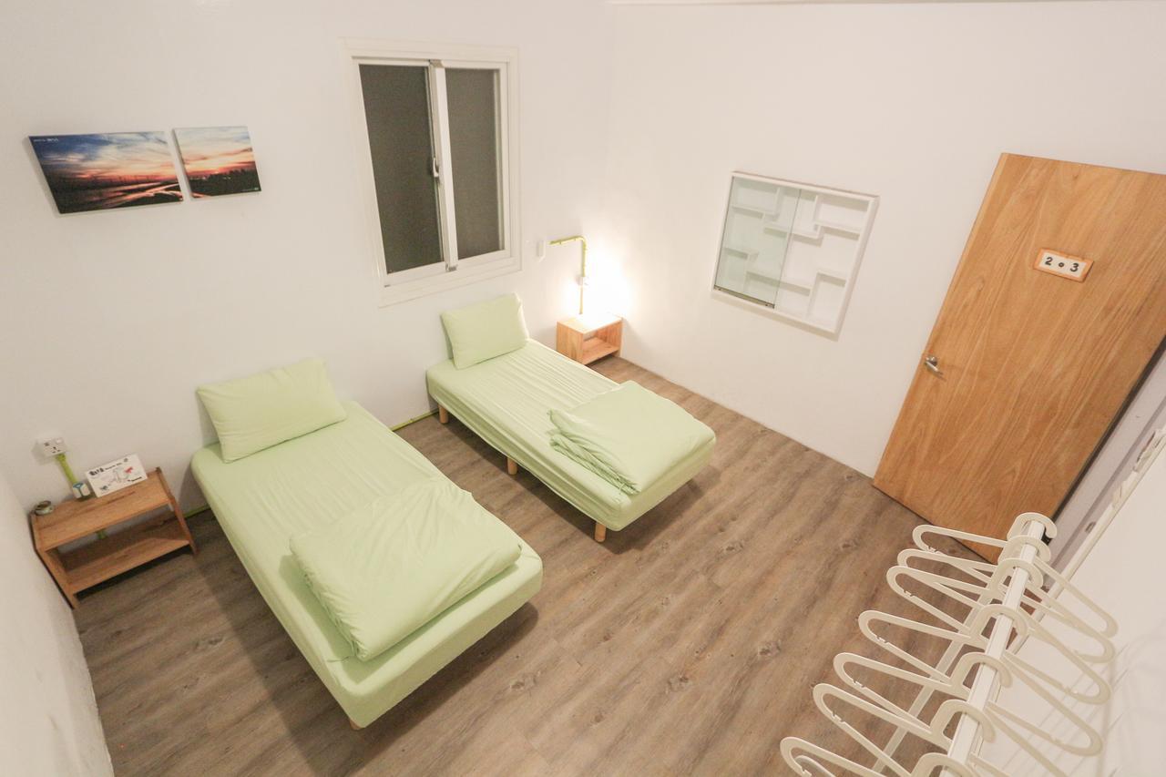 T-Life Hostel Taichung Exterior foto