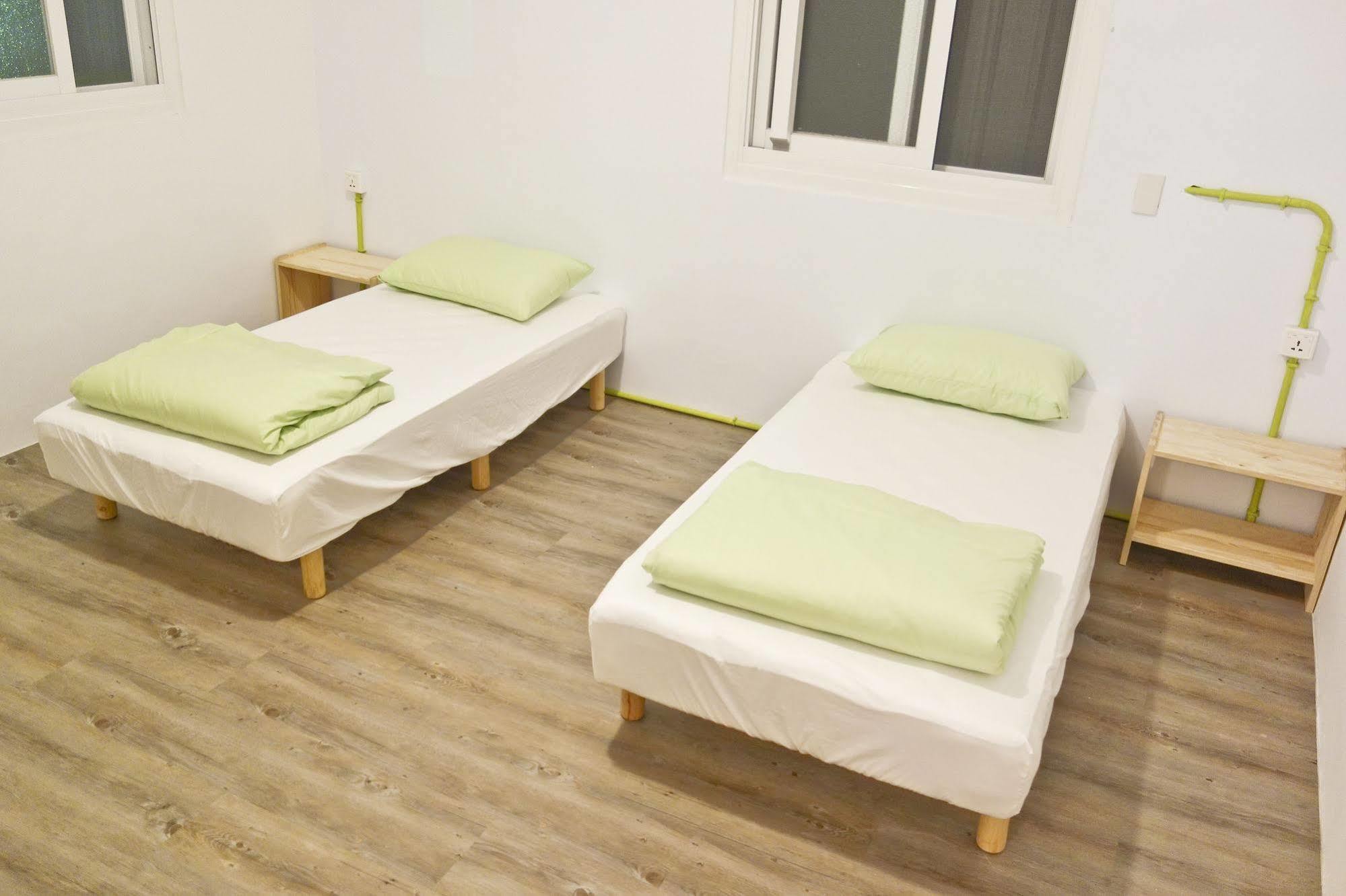 T-Life Hostel Taichung Exterior foto