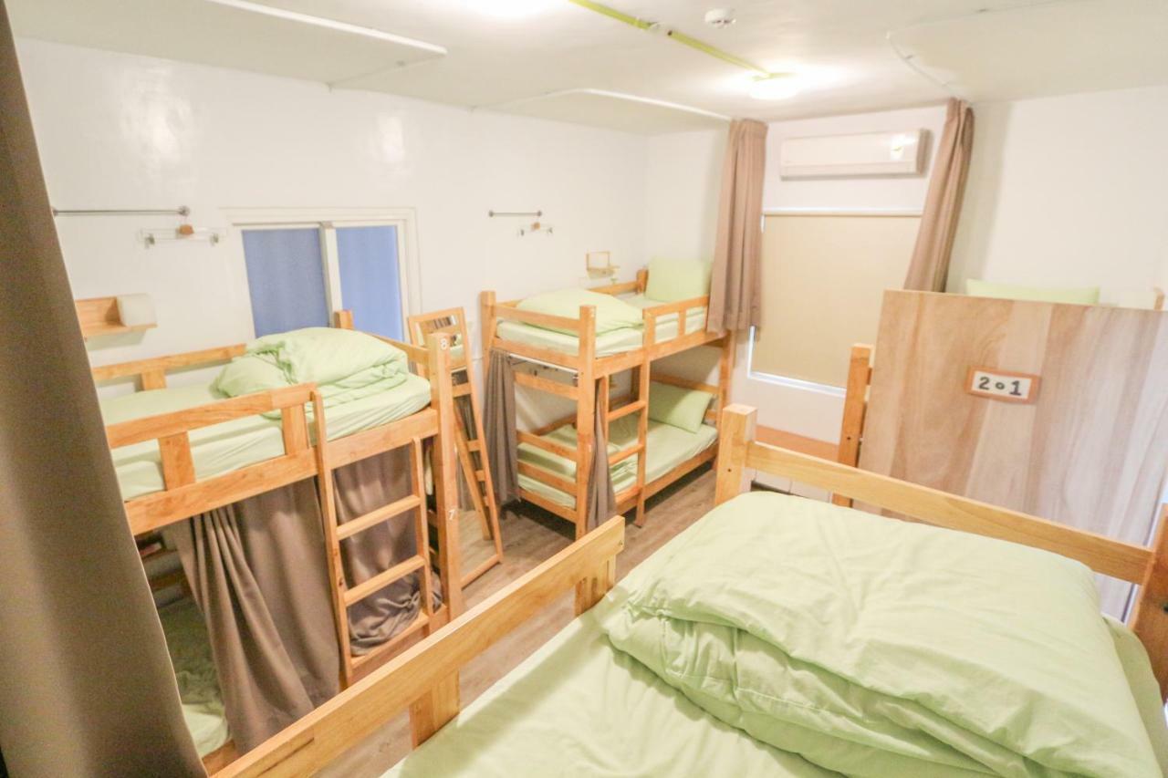 T-Life Hostel Taichung Exterior foto